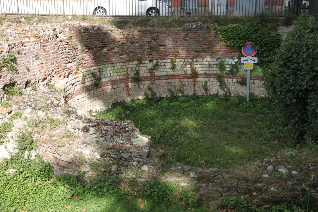Muraille romaine place Saint-Jacques