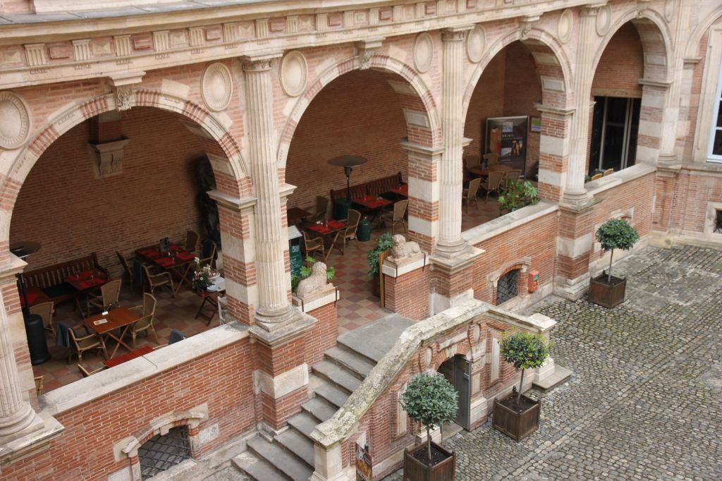 http://www.toulouse-brique.com/photos/hotels/assezat/assezat%20(24).JPG