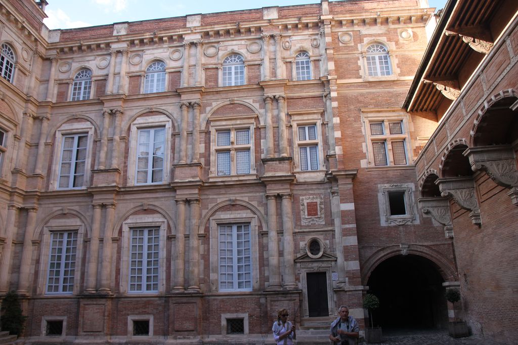 http://www.toulouse-brique.com/photos/hotels/assezat/assezat-09.jpg