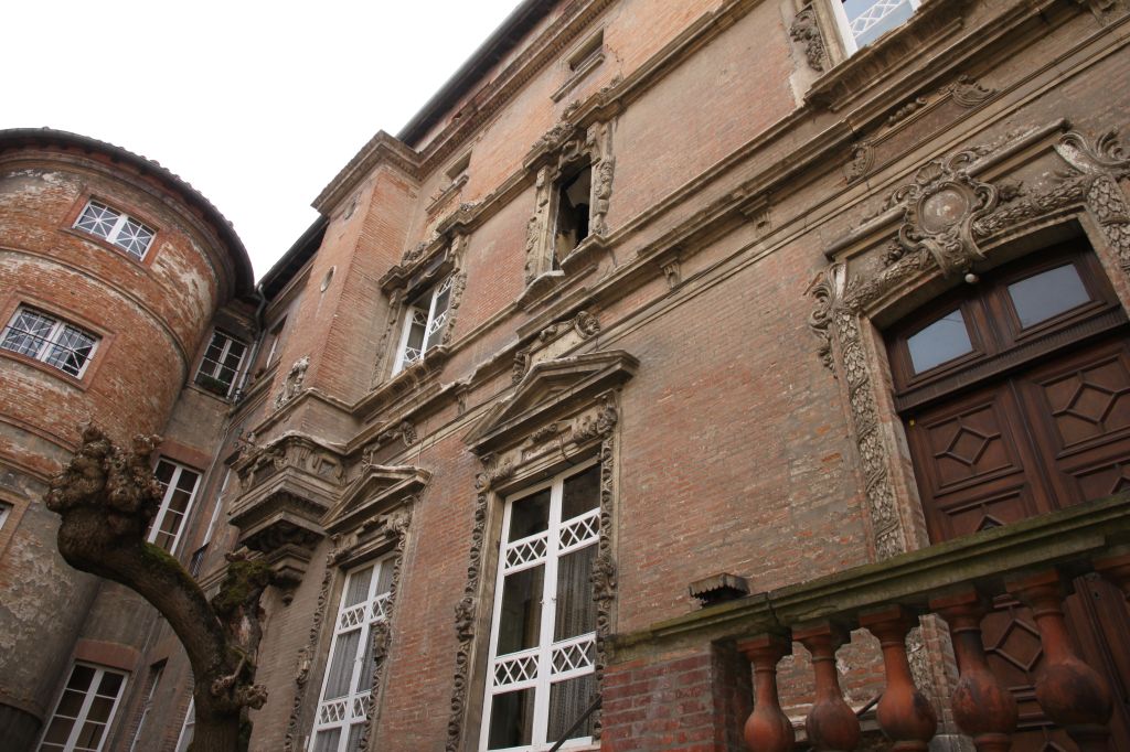 http://www.toulouse-brique.com/photos/hotels/hotels-autres-2/sevin-mansencal%20(14).JPG