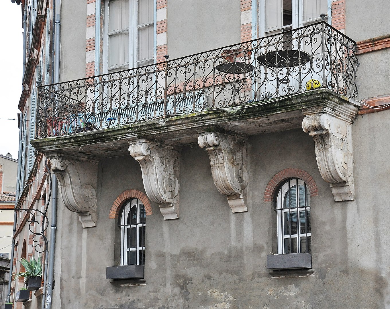 Htel de Lonard du Bourg